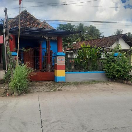 Red Beach Homestay Pasanggaran Eksteriør bilde