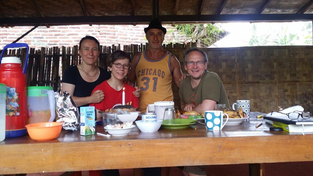 Red Beach Homestay Pasanggaran Eksteriør bilde